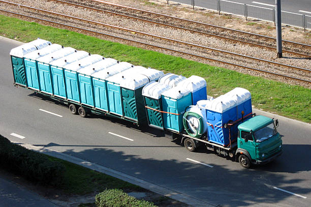 Best Portable restroom trailer rental  in Memphis, FL